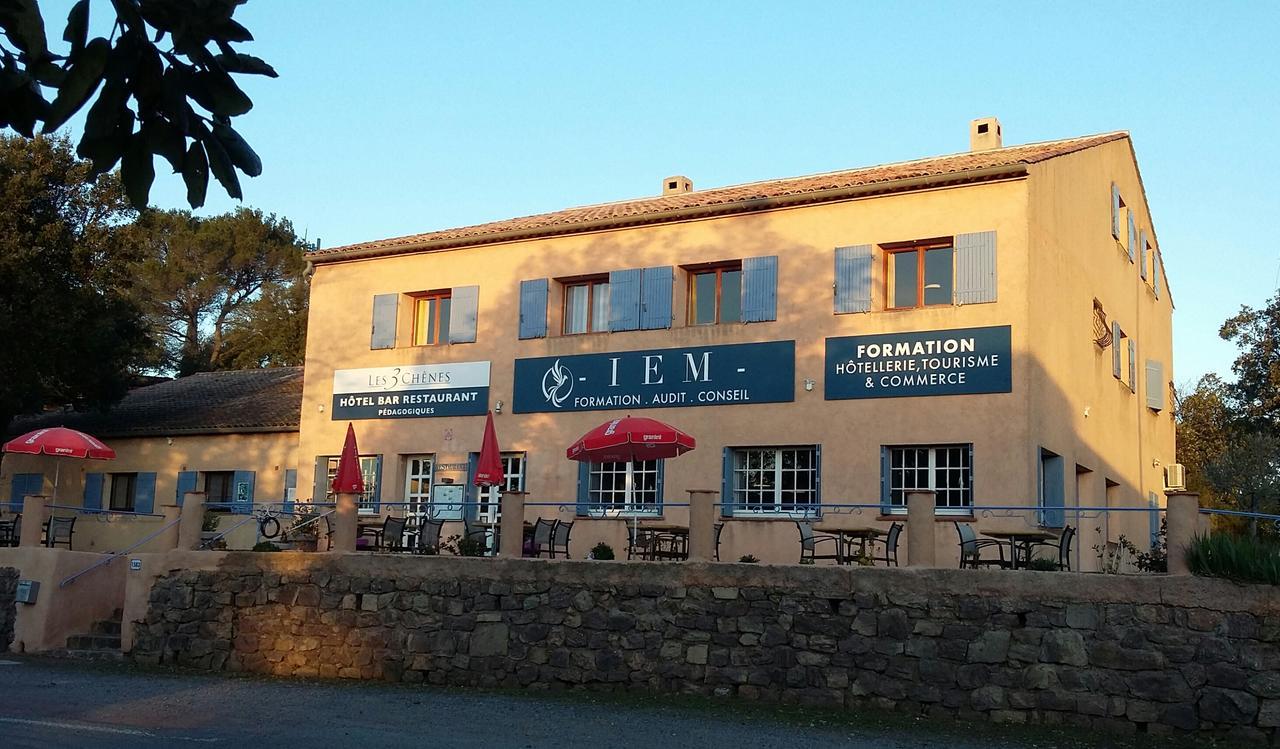 Hotel Restaurant Les 3 Chenes Fréjus Exteriér fotografie