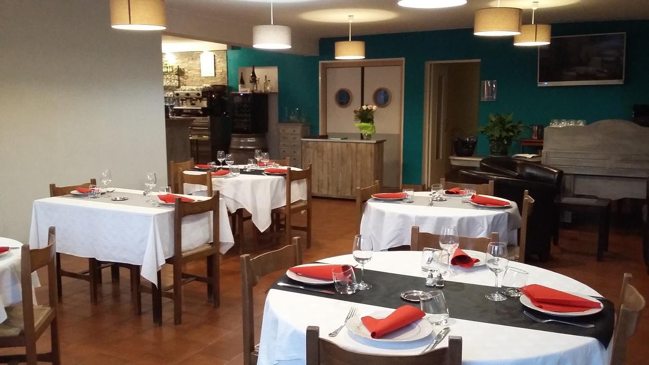 Hotel Restaurant Les 3 Chenes Fréjus Exteriér fotografie